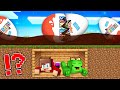 JJ and Mikey Bunker vs Kinder Surprise Flood in Minecraft (Maizen)