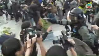 中環集會後爆衝突 警方指有人意圖搶犯有警察曾拔槍 - 20191222 - TVB News bji 2.1