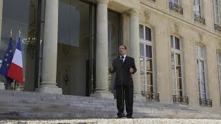 Matrimoni gay: il presidente francese Hollande, servono comprensione e rispetto