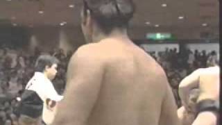 Asashoryu vs Tochiazuma aki 2005