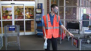 Greensboro teenager working at Food Lion brings smiles to customers' faces