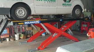 MOLNAR CM5500 Scissor hoist