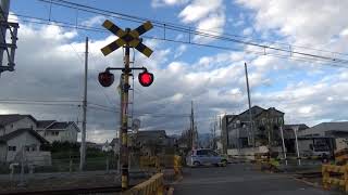 【踏切と電車】JR両毛線　第四昭和町踏切