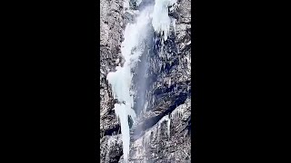 Icicle Crashes Down On Tourists At China Waterfall