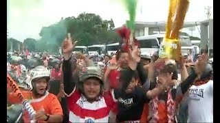 Jakmania Rayakan Kemenangan Persija dengan Pawai Keliling Jakarta