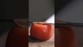 Cutting tomatoes with ultimate sharpness