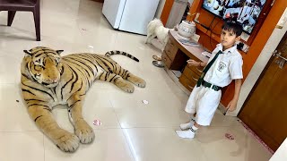 Fake Tiger Prank On Kunali And Oreo 😂