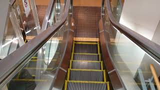 広島市民病院東棟近くのエスカレーター（起動あり）【日立製・HITACHI】Escalator　Hiroshima City Hiroshima Citizens Hospital