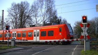 Spoorwegovergang Oberhausen (D) // Railroad crossing // Bahnübergang