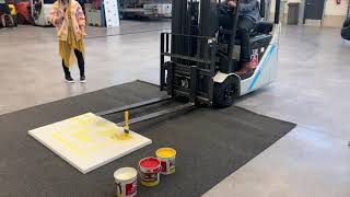 Painting with forklift- www.forklift.ee