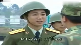 軍車上高速被攔，首長亮明身份要求放行，不料小兵：誰也不讓過！包括你們