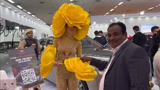 எத்தனை கோடி இருக்கும் இந்த கார் ? 50 அடி நீளத்திற்கு ஒரு பஸ்ஸா 😳  - Auto Expo 2025 Part - 8