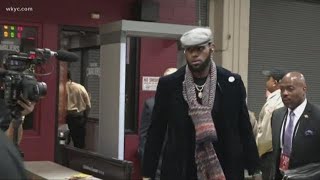 LeBron James returns to Cleveland as his Lakers meet Cavaliers