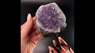 자수정 지오드 스탠드 • amethyst geode on stand | Dark matters