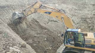 CAT 330C Excavator cutting