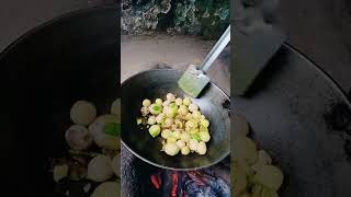 Baby potato chatpata. ମେଘୁଆ ପାଗରେ ଦେଶୀ ନାଲି ଆଳୁ ଚଟପଟା।  #viral. #trending