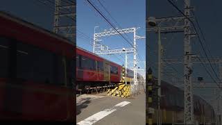 A Japanese express train passes through a railroad crossing. December 16, 2022. #Shorts