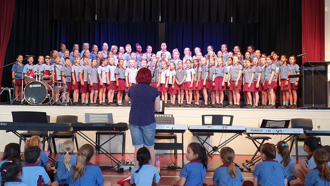 St Bernardine's Choir 2019 - 'A Million Dreams' - YouTube