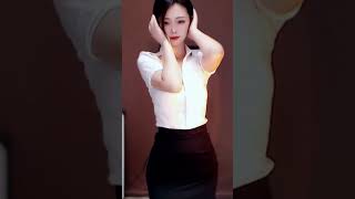 黑丝职业套装美女舞蹈