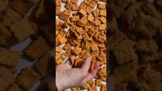 Homemade Cheez-it crackers
