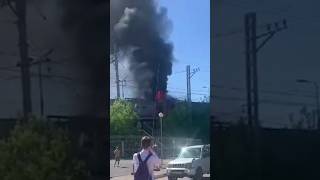 ⚡В Подмосковье горит пригородная электричка #новости #москва #крокусситихолл #россия