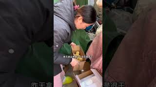 记录北漂夫妻带着两个孩子在出租屋的生活。全职妈妈送完孩子以后在家的时间过的很快。孩子爸爸还给我留着早餐收拾好都11点了，又给自己闷了一杯银耳。这一天又过去了。#分享 #家庭