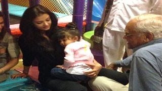 Aishwarya Rai \u0026 Aaradhya Bachchan Caught Playing in a Park