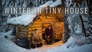 Winter Overnight in a Bushcraft Log Cabin - Off Grid - Blizzard