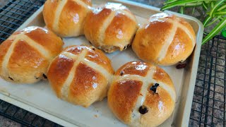 葡萄干十字面包 每一口都充满果干与肉桂特有的浓郁香甜 Easy to make Hot cross buns