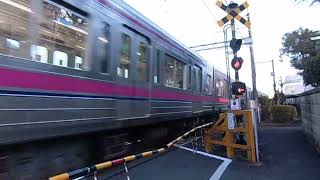 京王線8000系各駅停車高尾山口行を撮った。百草園駅ー聖蹟桜ヶ丘駅