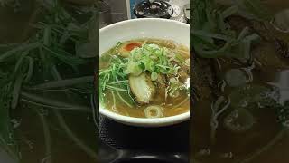 【神戸グルメ】呑んだ後の〆『自家製麺　製麺王』麺が旨い醤油ラーメンをすする　#shorts