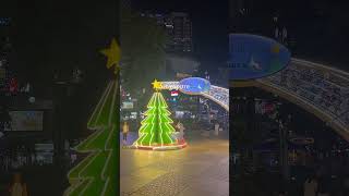 Singapore’s Orchard Road all lit up for the holiday szn 🎄🎅✨ #travel #singapore #christmas #asia