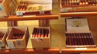 La Casa del Habano Montreal - Visit of the Vintage Humidor