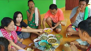 ป่นกบต้มกบฝีมือแม่น้องเท็นกินเข้าเช้าพ้อมกันหลายคน《》ກິນເຂົ້າເຊົ້ານຳກັນເເພີ່ນ້ອງ