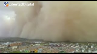 Impresionante tormenta de arena sobre el Gobi que avanza por Mongolia interior