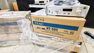 Hai siêu giải mã TEAC NT505 AIRBOW SPECIAL limited và LUXMAM DA250  chung một chuyến hàng