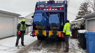 LRS Garbage Truck With A Fast 2 Man Crew On Chicago Blue Cart