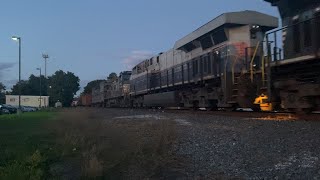 8101 and 4002 trail on 11Z 9/26/22