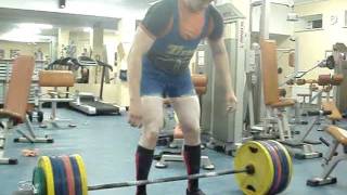 270 kg deadlift (classic) @ 102 kg body weight (595 lbs) in 02.11.11