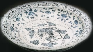 [Antique Appreciation]Blue-and-white Plate with Design of Grape Spray|Capital Museum BeiJing China|