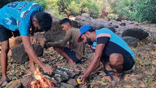 फिरताना सापडलेले काजू खाल्ले व्हाळात भाजून , झाडावर चढून काढली कैरी | kokan vlog @TejaGurav