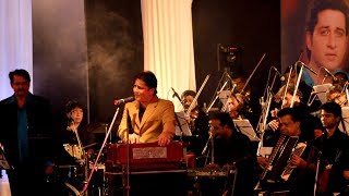 "Chahunga Mai Tujhe Saanjh Savere" - Singer Samir Date LIVE with 40 piece orchestra