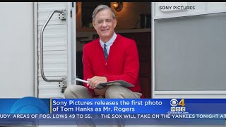 Tom Hanks As Mister Rogers - First Photo Released