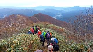 谷川岳の登山者渋滞(紅葉シーズンの休日)