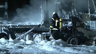 Parkender Lkw an der A31 bei Ochtrup geht in Flammen auf