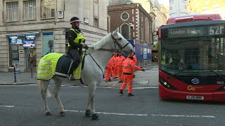 Police evacuate London Bridge after stabbing | AFP