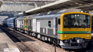 【GV上越線内乗務員ハンドル訓練（高崎⇄水上間試運転）往路】GV-E197系100番台ｸﾝTS06編成＋国鉄12系客車５両が警笛を鳴らして高崎駅4番線を発車するシーン（試9771D）2024.5.15