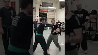 Amazing self defense technique 101!😍