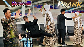 PRANK AIRPORT KA DHEXDIIS UGU BALAMIYAY AMIISH WIIL KHAMARJI DAGAAL QEYLO \u0026 BUUQ