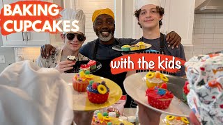 TEENS BAKING AND DECORATING CUPCAKES | WILL IT BE A DISASTER?!